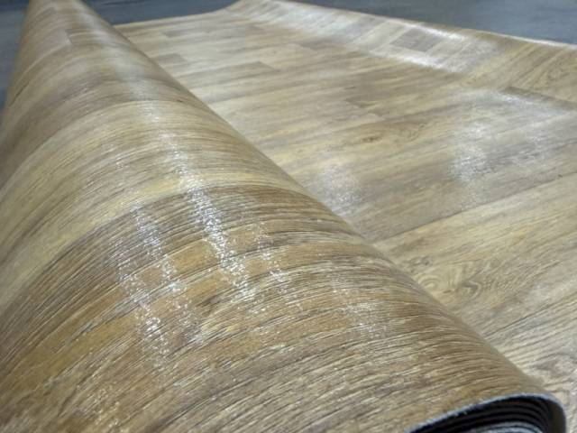 Линолеум бытовой Lino HOME 18-0.1 Дизайн - ДУБ ЕВРОПЕЙСКИЙ 3 2.5 м - 4